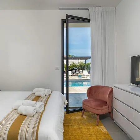 Marucella Capri